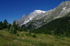 Rifugio-Giorgio-Bertone-UnOasi-con-Vista-sul-Monte-Bianco-2