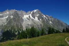 Rifugio-Giorgio-Bertone-UnOasi-con-Vista-sul-Monte-Bianco-4