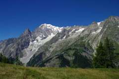 Rifugio-Giorgio-Bertone-UnOasi-con-Vista-sul-Monte-Bianco-5