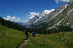 Rifugio-Walter-Bonatti-UnOasi-Alpina-nella-Val-Ferret-2