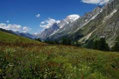 Rifugio-Walter-Bonatti-UnOasi-Alpina-nella-Val-Ferret