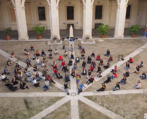 Roma, 100 ragazzi cantano i “Queen”