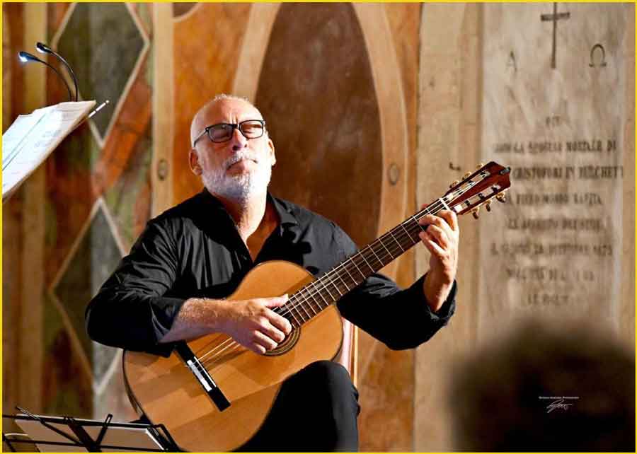 Alma Brasileira Quartet Gianluca Persichetti alla chitarra classica